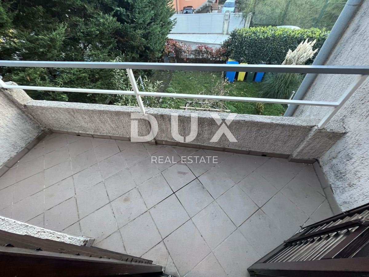 RIJEKA, SRDOČI, CENTRO - casa indipendente con 3 appartamenti + edificio ausiliario + giardino! OPPORTUNITÀ! URGENTE!