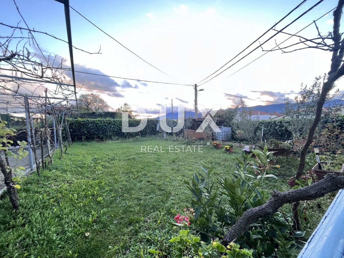 RIJEKA, SRDOČI, CENTRO - casa indipendente con 3 appartamenti + edificio ausiliario + giardino! OPPORTUNITÀ! URGENTE!