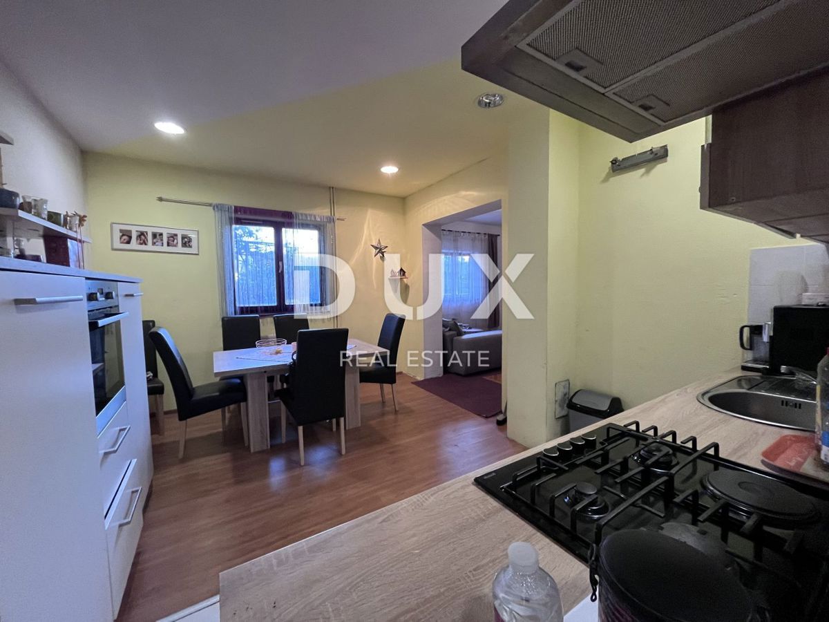 RIJEKA, SRDOČI, CENTRO - casa indipendente con 3 appartamenti + edificio ausiliario + giardino! OPPORTUNITÀ! URGENTE!