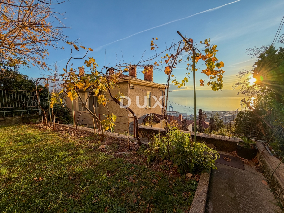 RIJEKA, TRSAT - piano di una casa privata con una splendida vista sul mare, posizione privilegiata sopra il centro di Rijeka