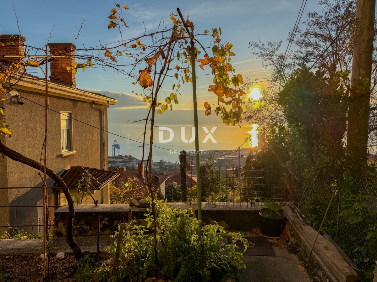 RIJEKA, TRSAT - piano di una casa privata con una splendida vista sul mare, posizione privilegiata sopra il centro di Rijeka