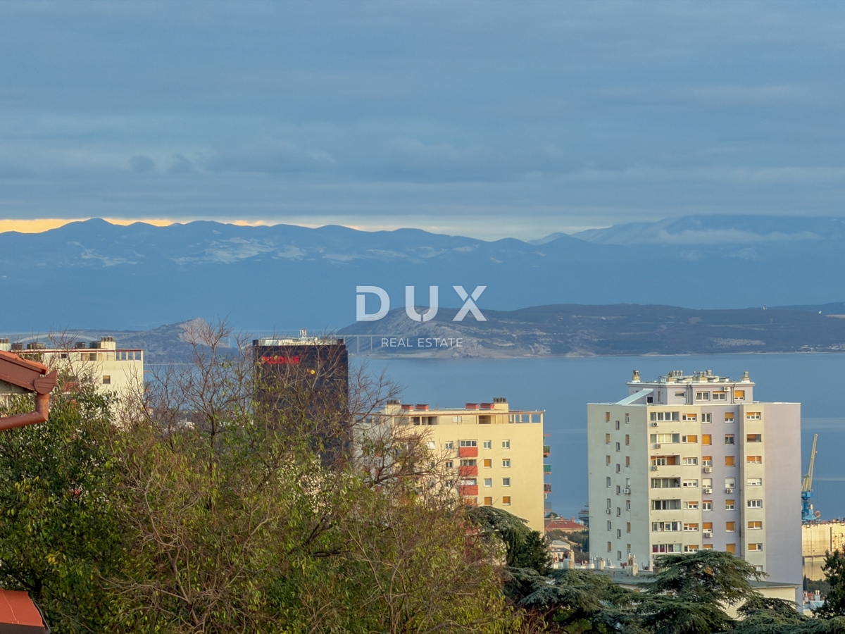 RIJEKA, TRSAT - piano di una casa privata con una splendida vista sul mare, posizione privilegiata sopra il centro di Rijeka