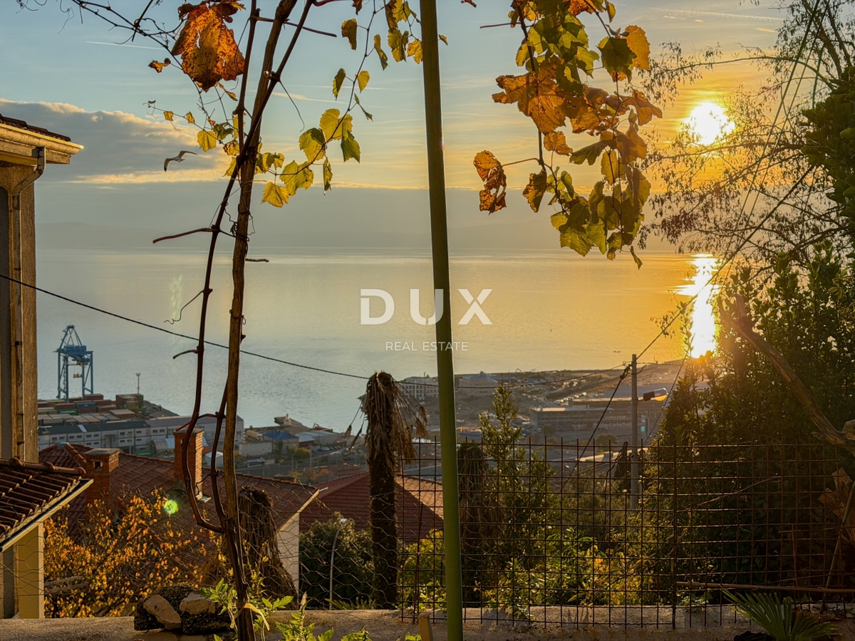 RIJEKA, TRSAT - piano di una casa privata con una splendida vista sul mare, posizione privilegiata sopra il centro di Rijeka