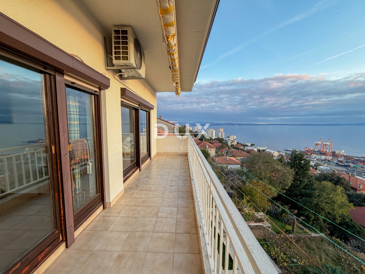 RIJEKA, TRSAT - piano di una casa privata con una splendida vista sul mare, posizione privilegiata sopra il centro di Rijeka