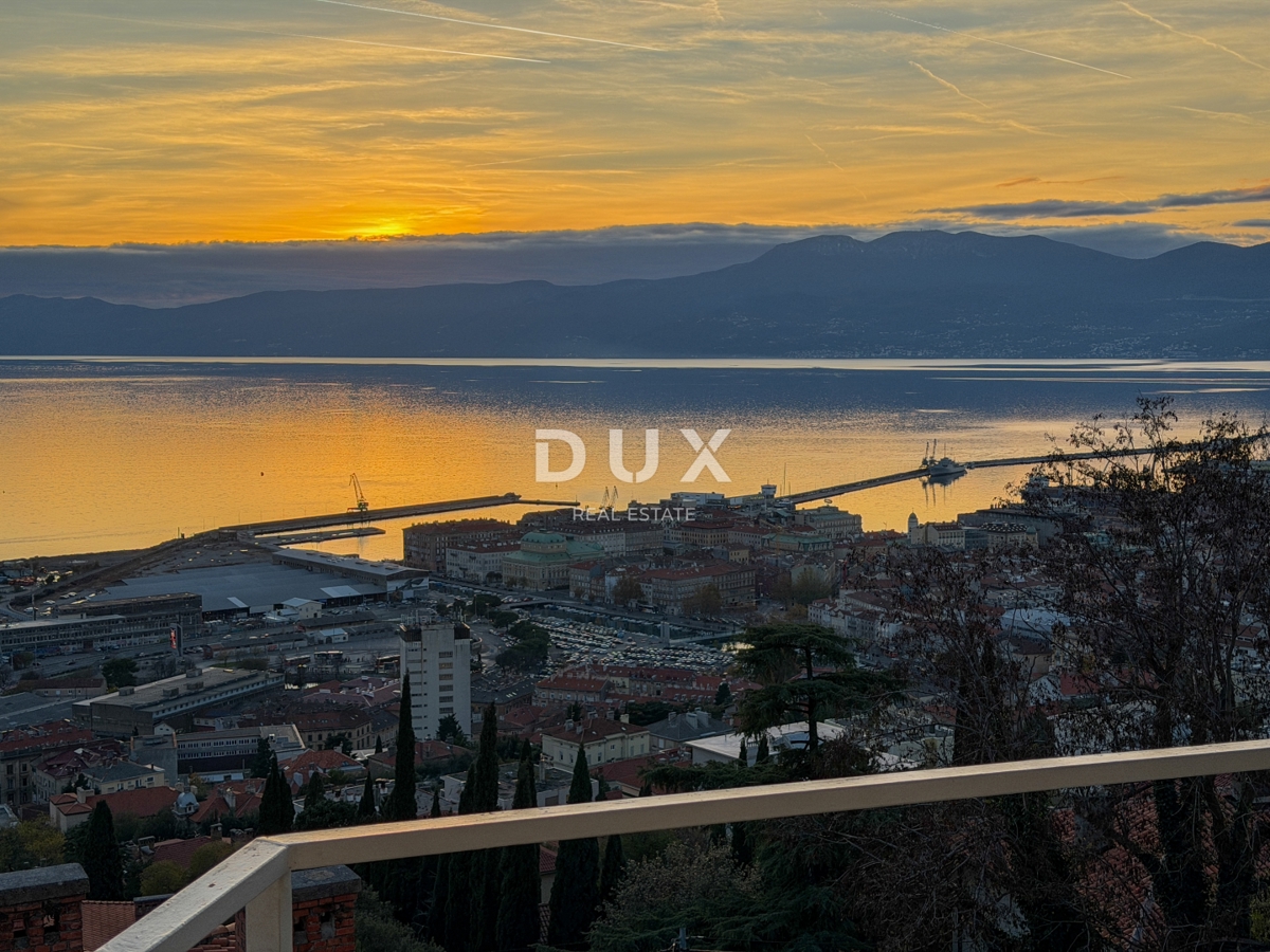 RIJEKA, TRSAT - piano di una casa privata con una splendida vista sul mare, posizione privilegiata sopra il centro di Rijeka