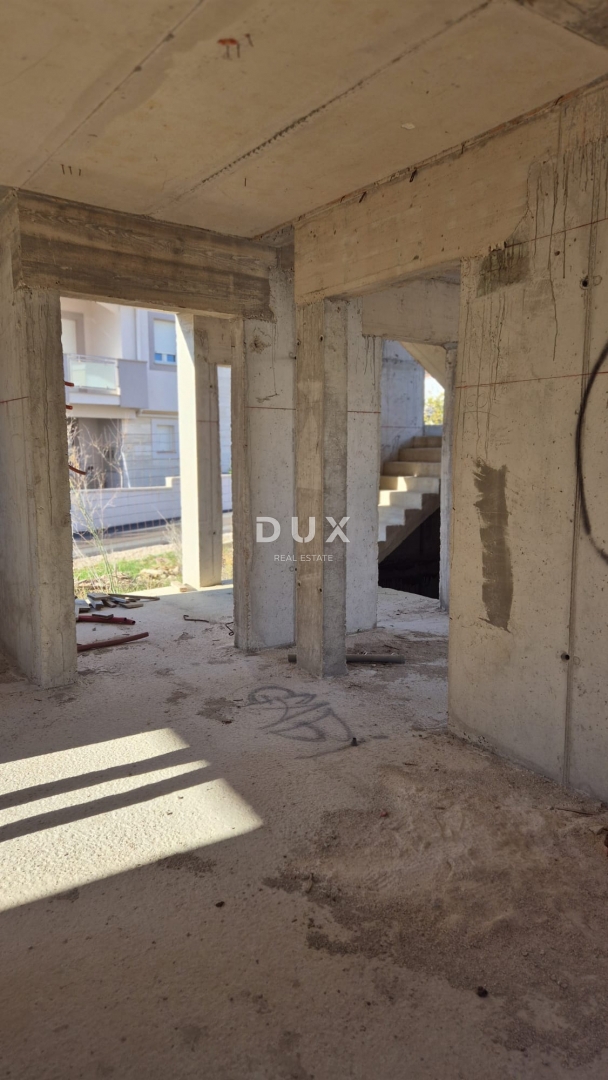 ZADAR, PLOVANIJA - OCCASIONE! Nuova costruzione in posizione strategica!