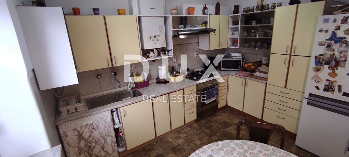 RIJEKA, BELVEDER - Appartamento al piano terra con terrazza in una posizione popolare