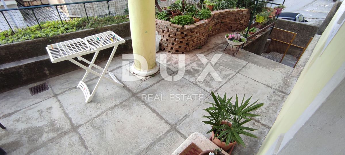 RIJEKA, BELVEDER - Appartamento al piano terra con terrazza in una posizione popolare