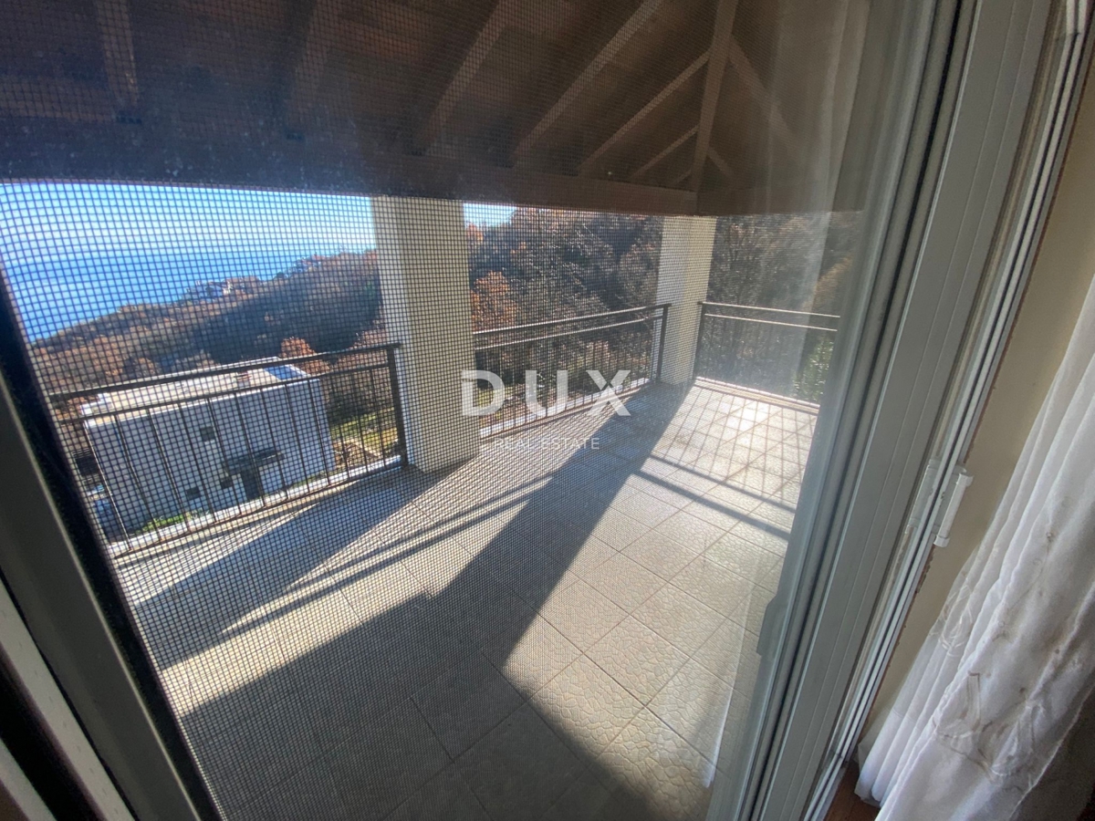 OPATIJA, BREGI - casa indipendente 400 m2 + giardino 826 m2 + 3 garage con vista mare! OCCASIONE!