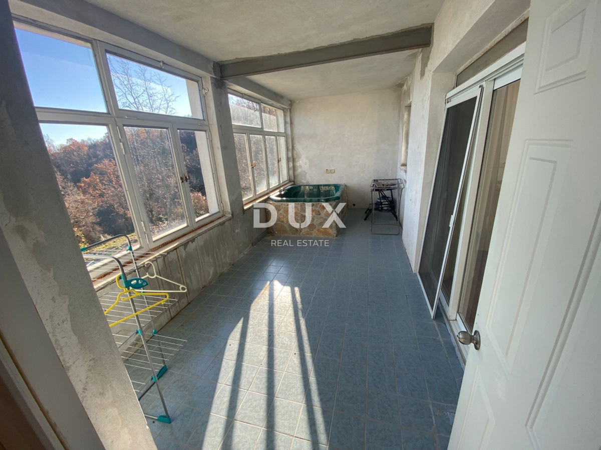 OPATIJA, BREGI - casa indipendente 400 m2 + giardino 826 m2 + 3 garage con vista mare! OCCASIONE!