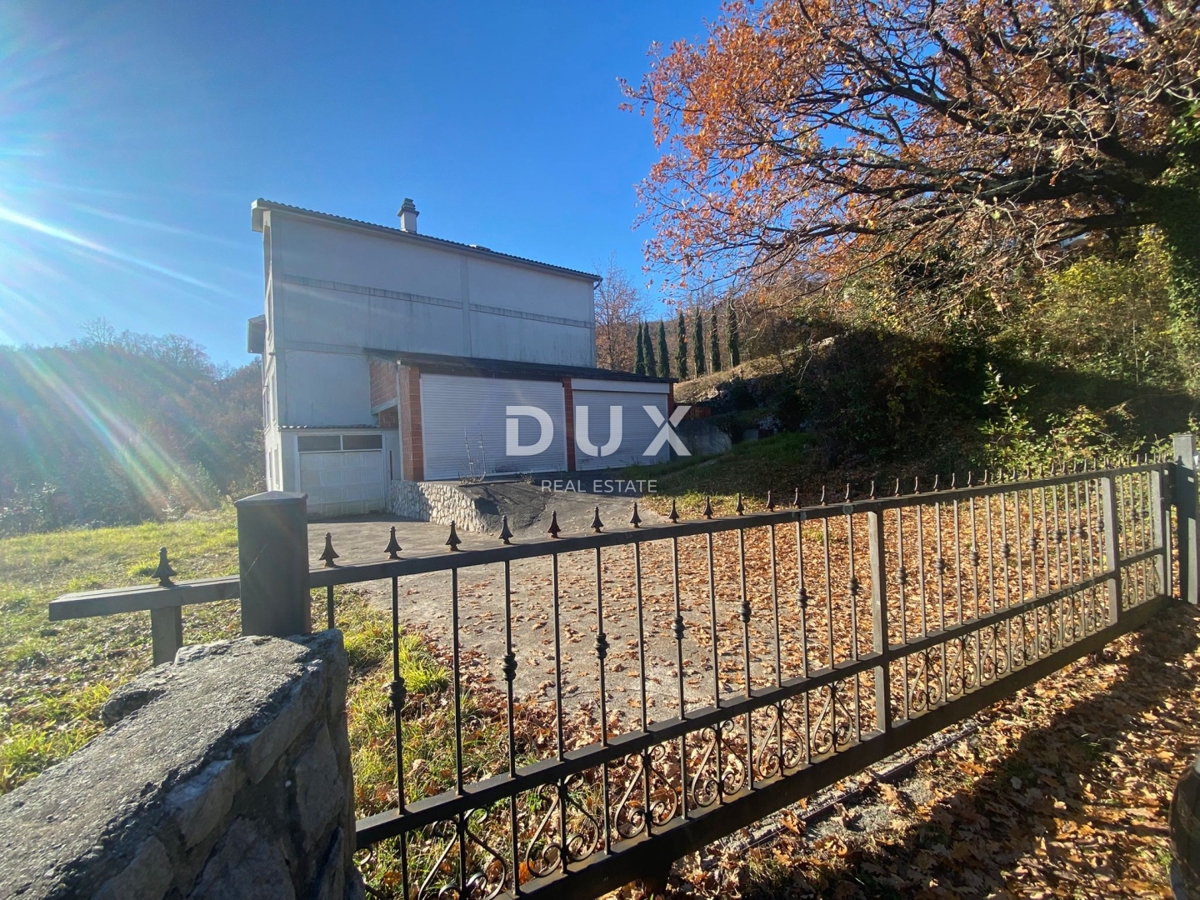 OPATIJA, BREGI - casa indipendente 400 m2 + giardino 826 m2 + 3 garage con vista mare! OCCASIONE!