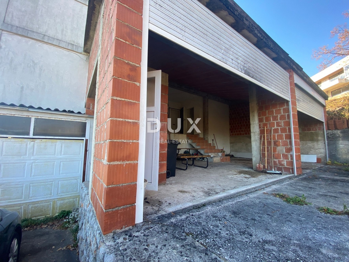 OPATIJA, BREGI - casa indipendente 400 m2 + giardino 826 m2 + 3 garage con vista mare! OCCASIONE!