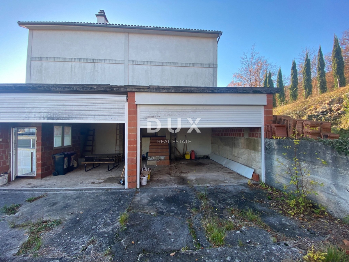 OPATIJA, BREGI - casa indipendente 400 m2 + giardino 826 m2 + 3 garage con vista mare! OCCASIONE!