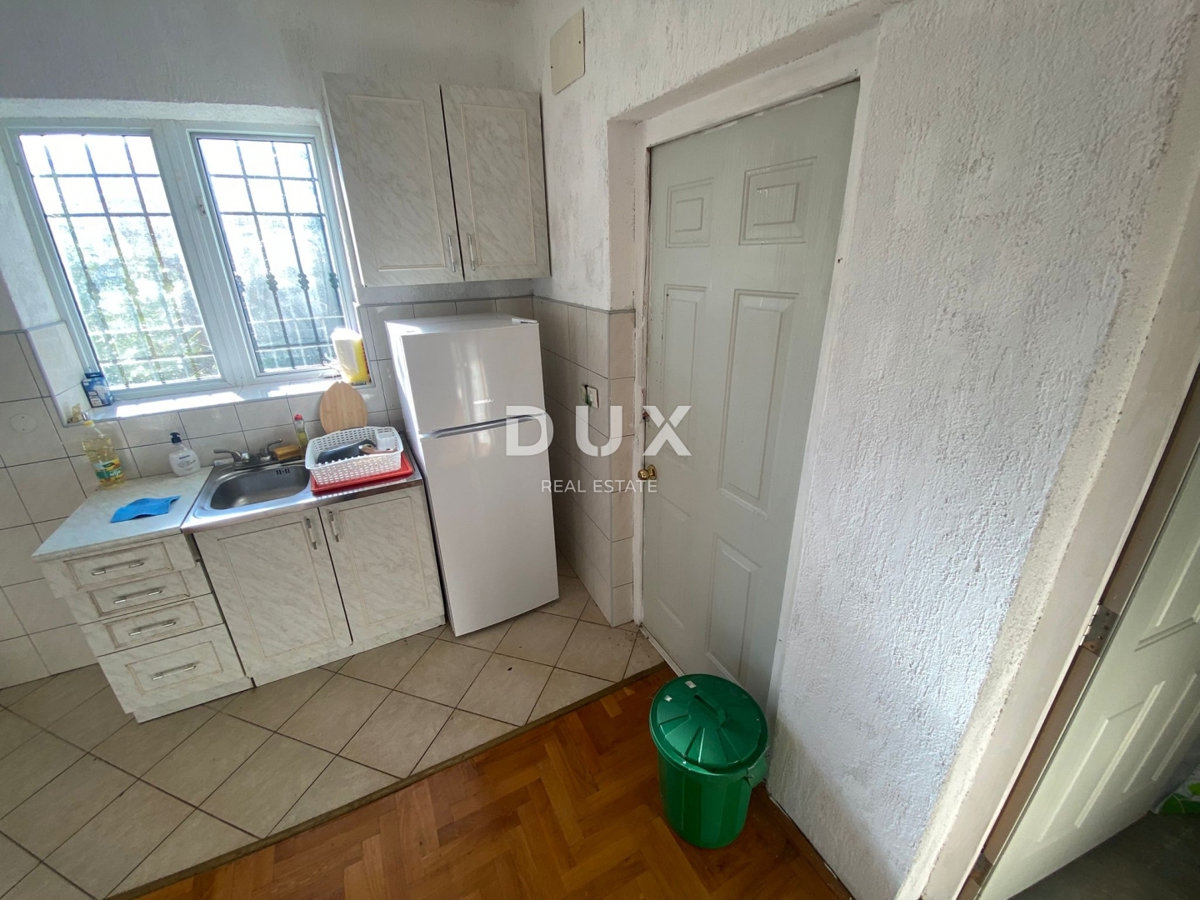 OPATIJA, BREGI - casa indipendente 400 m2 + giardino 826 m2 + 3 garage con vista mare! OCCASIONE!