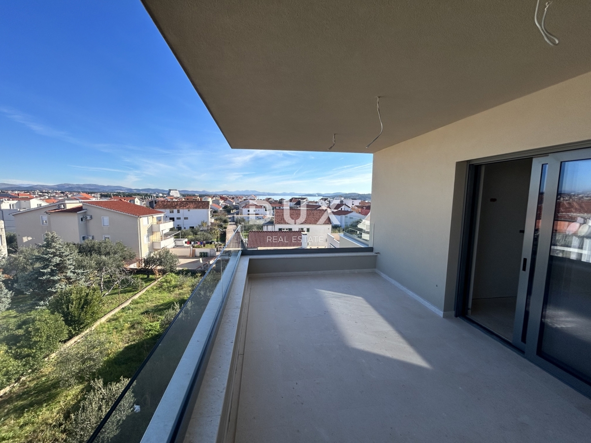 ŠIBENIK, VODICE - Attico di lusso con tre terrazze, ascensore e vista mare!