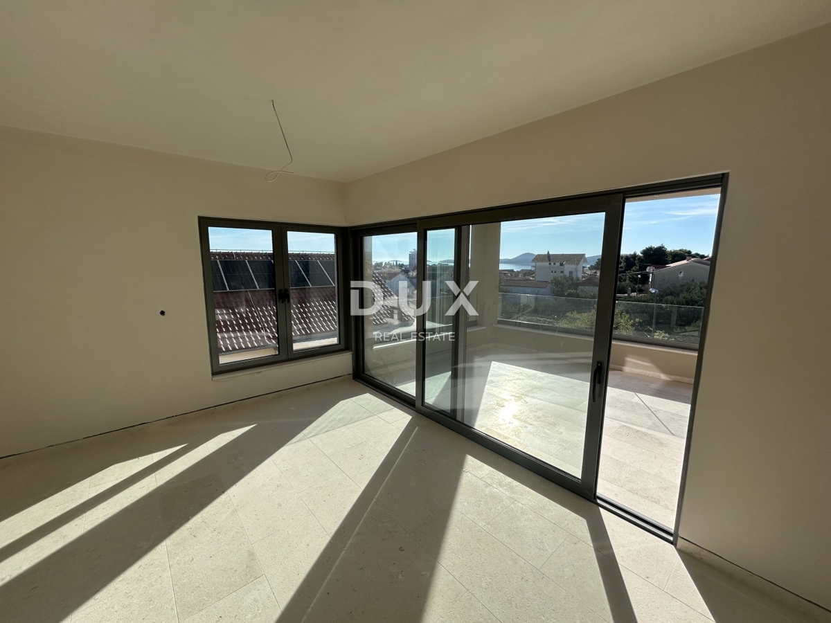 ŠIBENIK, VODICE - Attico di lusso con tre terrazze, ascensore e vista mare!