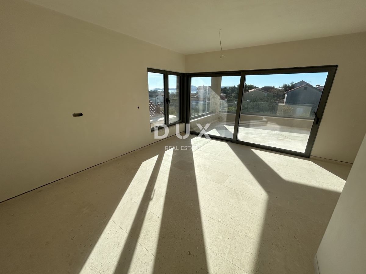 ŠIBENIK, VODICE - Attico di lusso con tre terrazze, ascensore e vista mare!