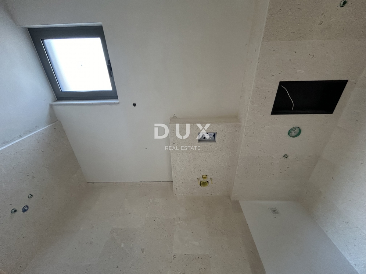 ŠIBENIK, VODICE - Attico di lusso con tre terrazze, ascensore e vista mare!