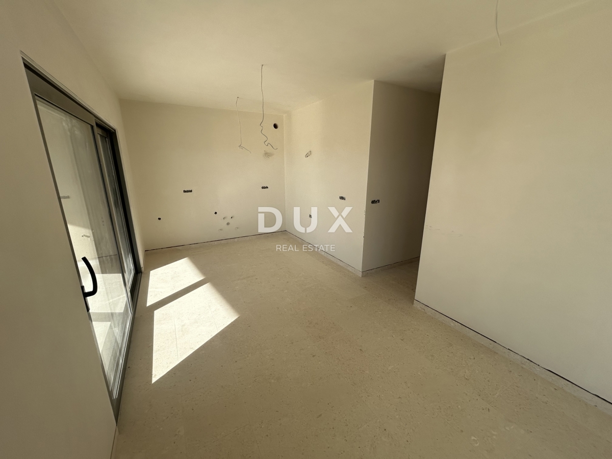 ŠIBENIK, VODICE - Attico di lusso con tre terrazze, ascensore e vista mare!