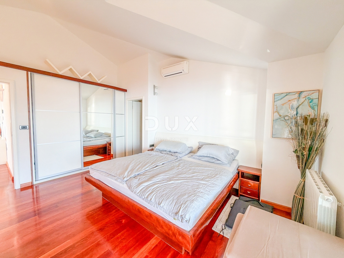 OPATIJA, IČIĆI - attico in una splendida villa sopra il resort Mariott, garage, a 300 metri dalla spiaggia