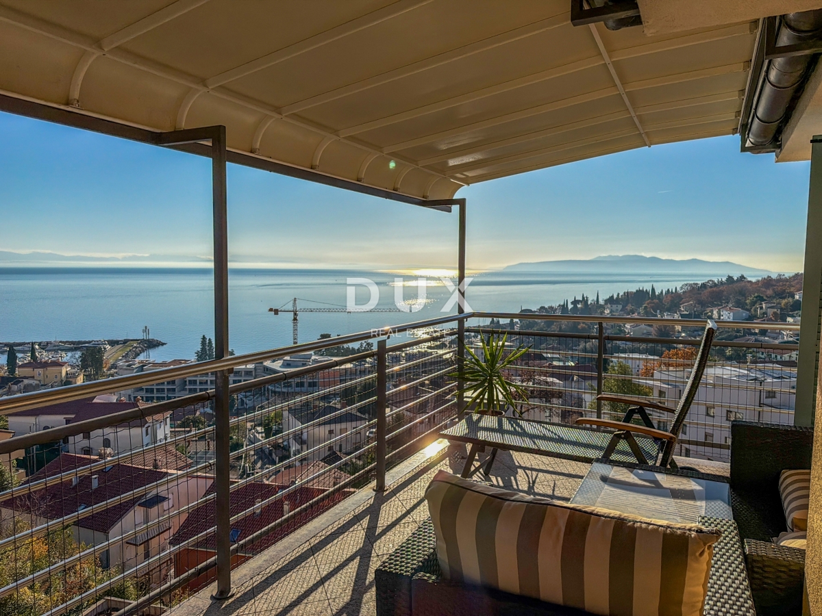 OPATIJA, IČIĆI - attico in una splendida villa sopra il resort Mariott, garage, a 300 metri dalla spiaggia