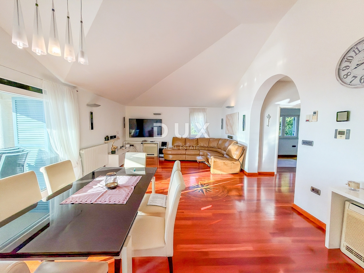 OPATIJA, IČIĆI - attico in una splendida villa sopra il resort Mariott, garage, a 300 metri dalla spiaggia