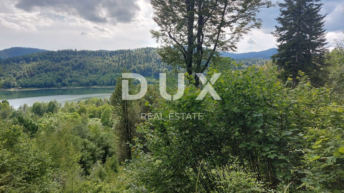 GORSKI KOTAR, FUŽINE - un progetto unico nel cuore del Gorski Kotar, terreno edificabile di 3340 m2 con progetto per una villa, opportunità di investimento!