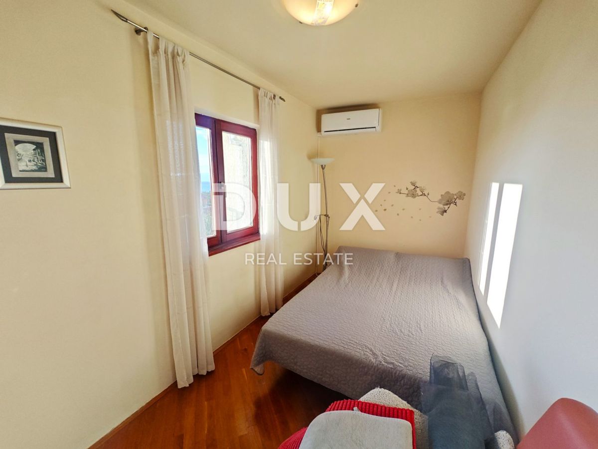 CRIKVENICA - Casa ristrutturata con due appartamenti, vista panoramica!