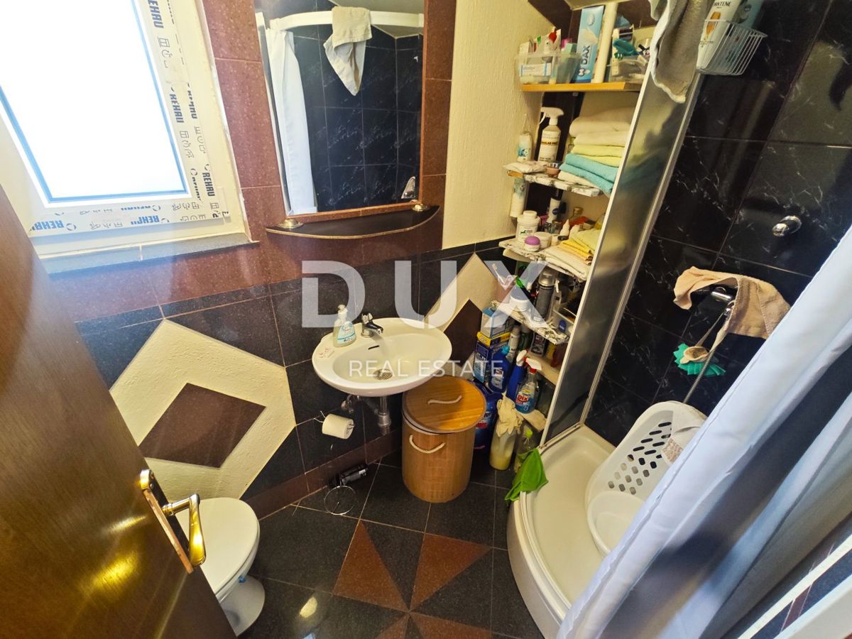 CRIKVENICA - Casa ristrutturata con due appartamenti, vista panoramica!