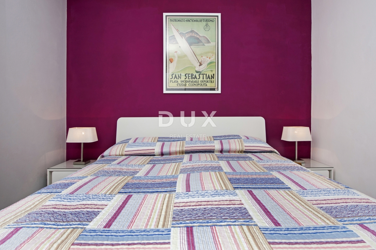 ISTRIA, ROVIGNO - Casa con appartamenti con un bellissimo giardino