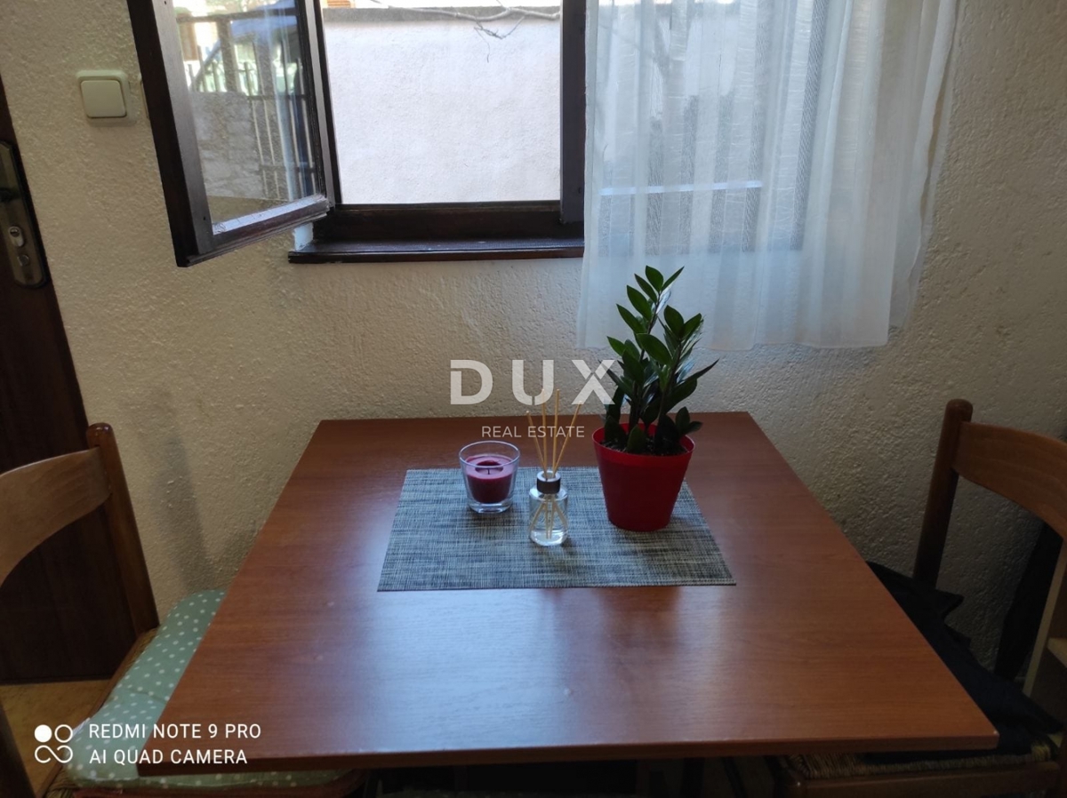 ISTRIA, ROVIGNO - Casa con appartamenti con un bellissimo giardino