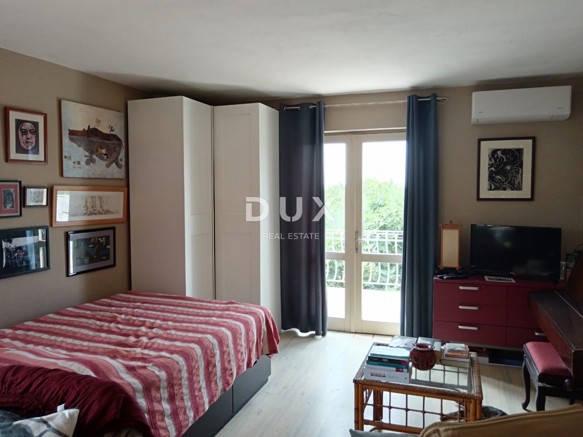 ISTRIA, ROVIGNO - Casa con appartamenti con un bellissimo giardino