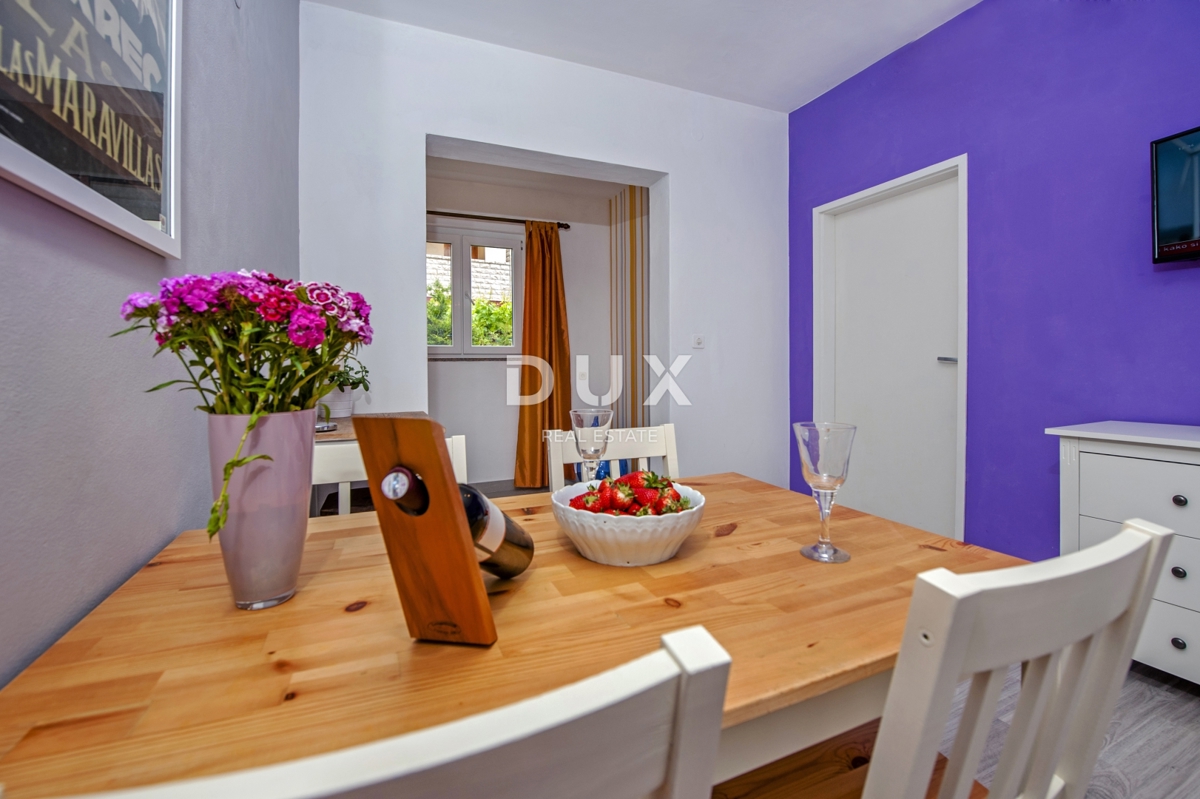 ISTRIA, ROVIGNO - Casa con appartamenti con un bellissimo giardino