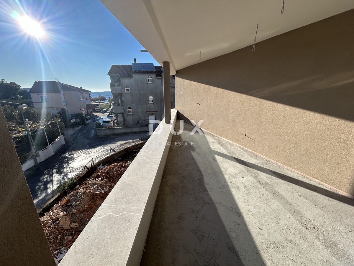 SEBENICO, VODICE – Nuovo edificio, ascensore, vista mare, a un minuto dalla spiaggia