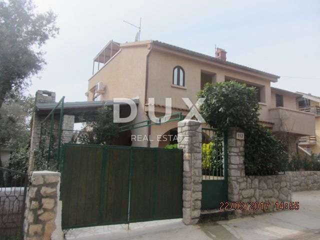 MALI LOŠINJ, ARTATORE - Casa con tre appartamenti e sviluppo turistico