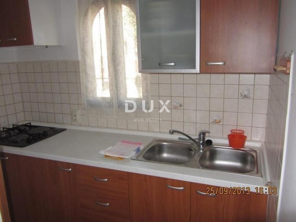 MALI LOŠINJ, ARTATORE - Casa con tre appartamenti e sviluppo turistico