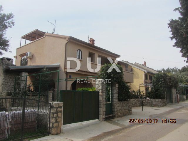 MALI LOŠINJ, ARTATORE - Casa con tre appartamenti e sviluppo turistico