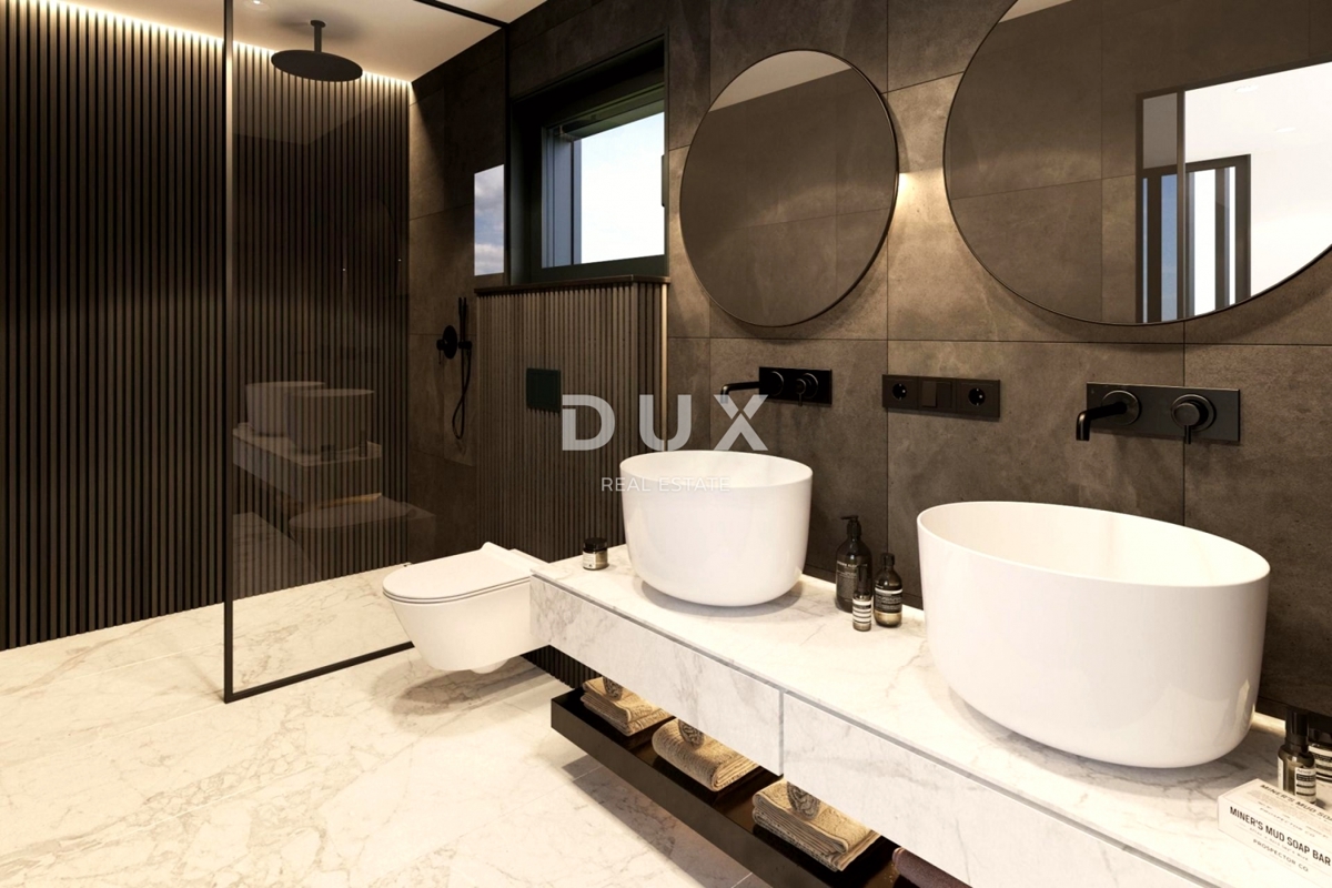 ISTRIA, PARENZO - Casa di alta qualità con piscina