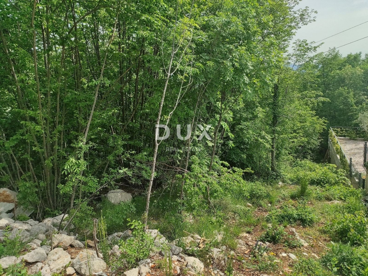 OPATIJA, BREGI - terreno edificabile di 6432 m2 (area edificabile 2355 m² e area agricola 4077 m²) con vista panoramica sul mare