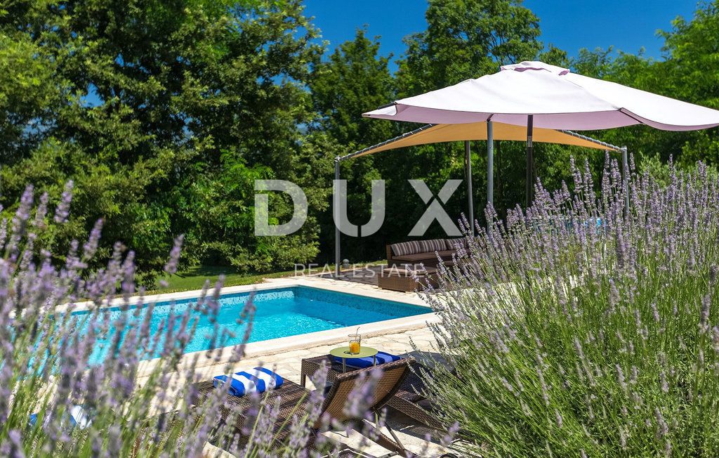ISTRIA, ALBONA - Casa con piscina su ampio terreno e completa privacy