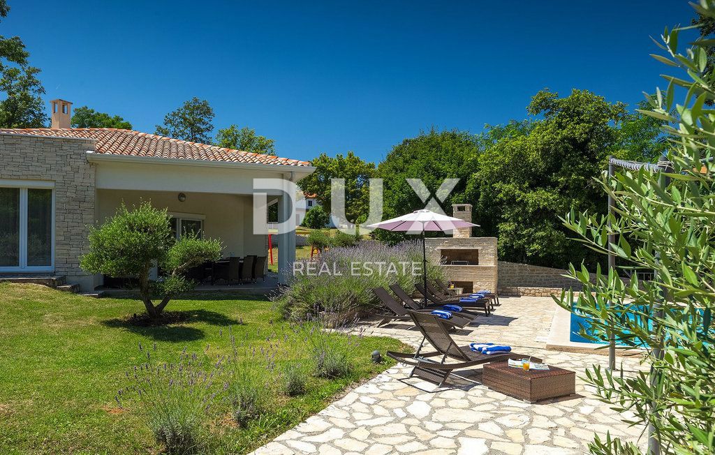 ISTRIA, ALBONA - Casa con piscina su ampio terreno e completa privacy