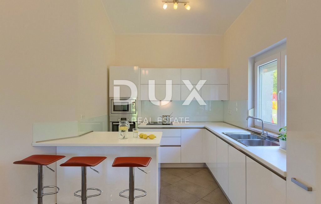 ISTRIA, ALBONA - Casa con piscina su ampio terreno e completa privacy