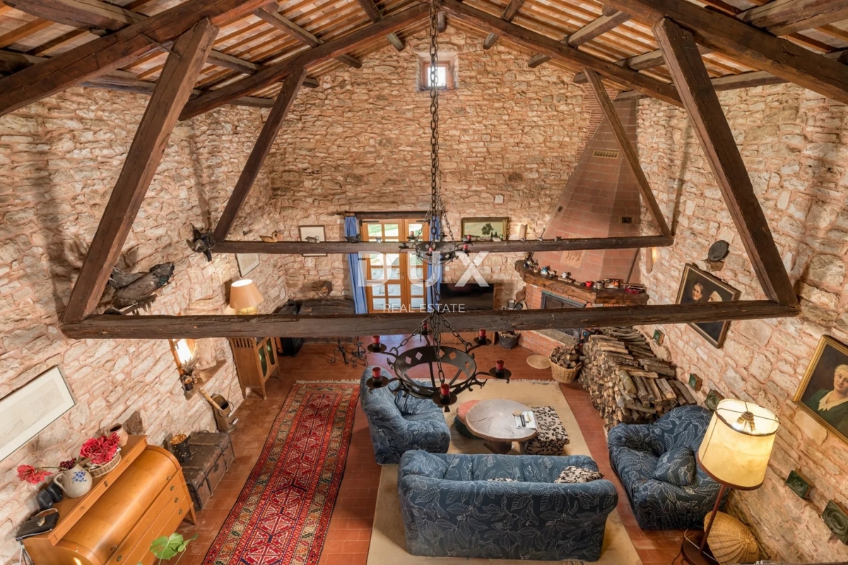 ISTRIA, SVETVINČENAT - Spaziosa tenuta istriana