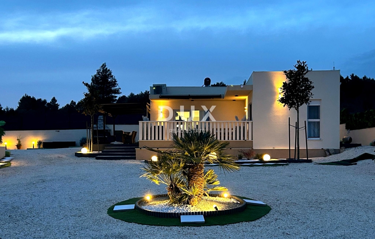 ŠIBENIK, BILICE – Casa moderna con 2 terrazze e giardino paesaggistico