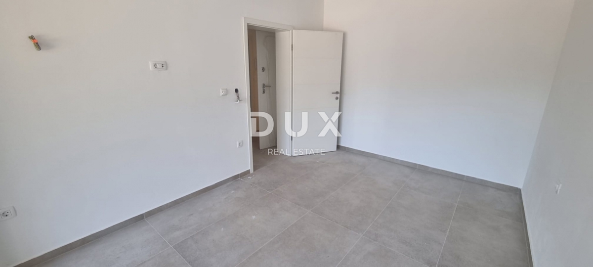 ISTRIA, POLA - Nuovo edificio moderno in un'ottima posizione!