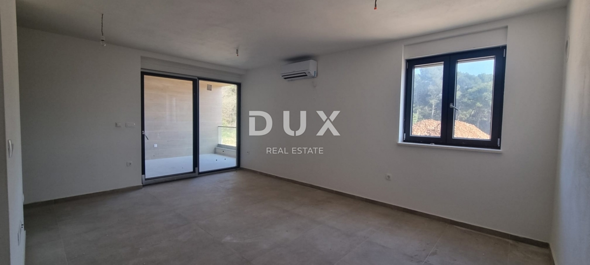 ISTRIA, POLA - Nuovo edificio moderno in un'ottima posizione!