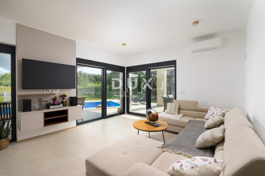 ISTRIA, ROVIGNO - Nuova casa moderna a un piano situata in un ambiente tranquillo