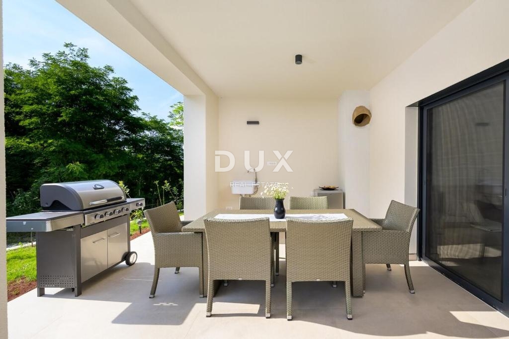 ISTRIA, ROVIGNO - Nuova casa moderna a un piano situata in un ambiente tranquillo