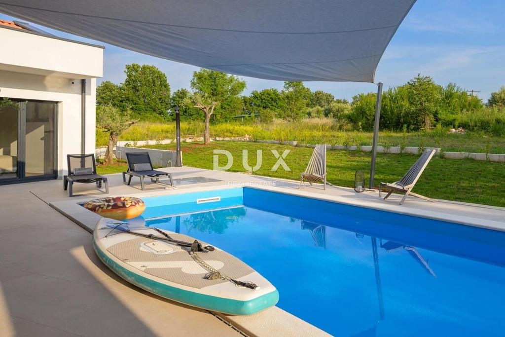 ISTRIA, ROVIGNO - Nuova casa moderna a un piano situata in un ambiente tranquillo