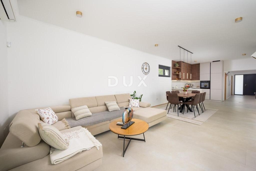 ISTRIA, ROVIGNO - Nuova casa moderna a un piano situata in un ambiente tranquillo